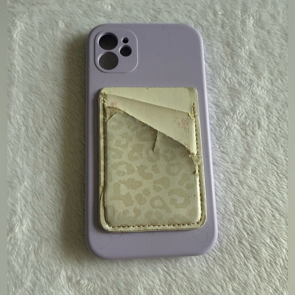 Assorted iPhone 11 Cases - Picture 5 of 14